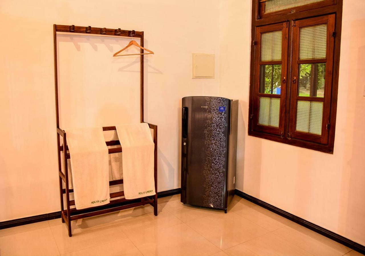 Araliya Gardens Hotel ฮิกคาดูวา ภายนอก รูปภาพ