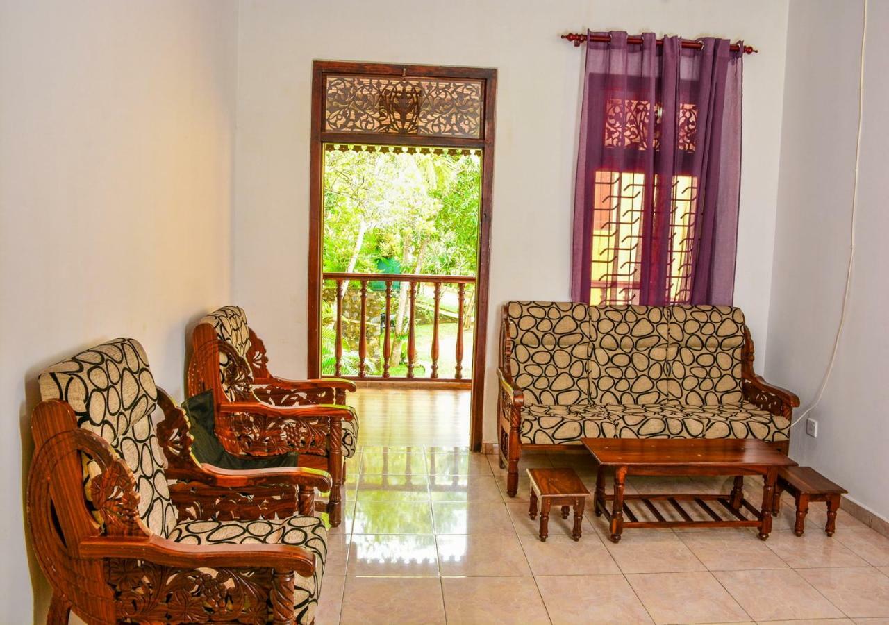 Araliya Gardens Hotel ฮิกคาดูวา ภายนอก รูปภาพ