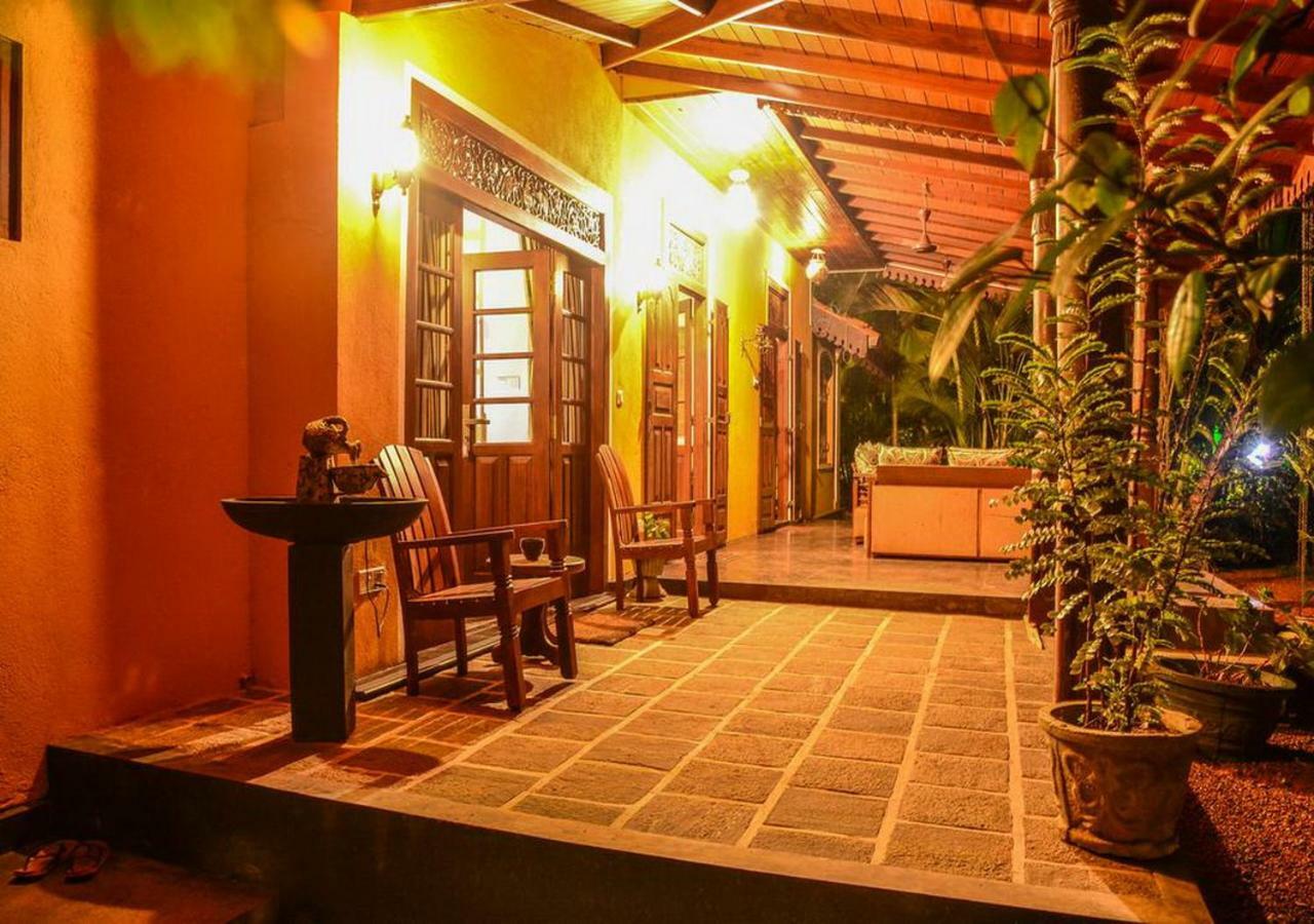 Araliya Gardens Hotel ฮิกคาดูวา ภายนอก รูปภาพ