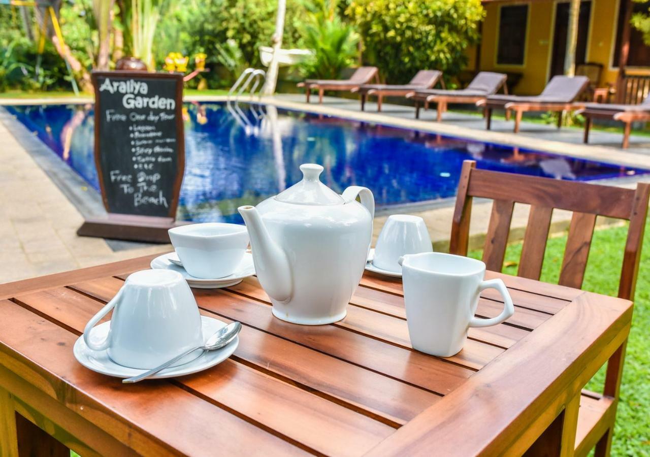 Araliya Gardens Hotel ฮิกคาดูวา ภายนอก รูปภาพ